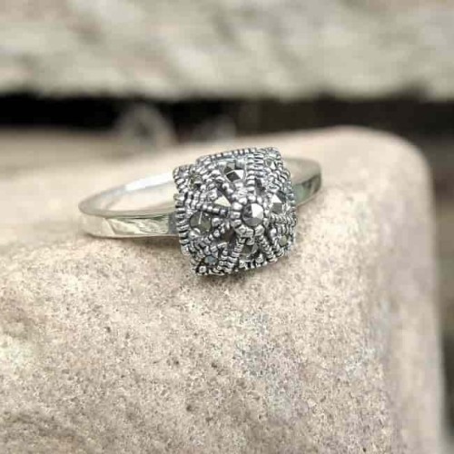 Pierścionek z Markazytami